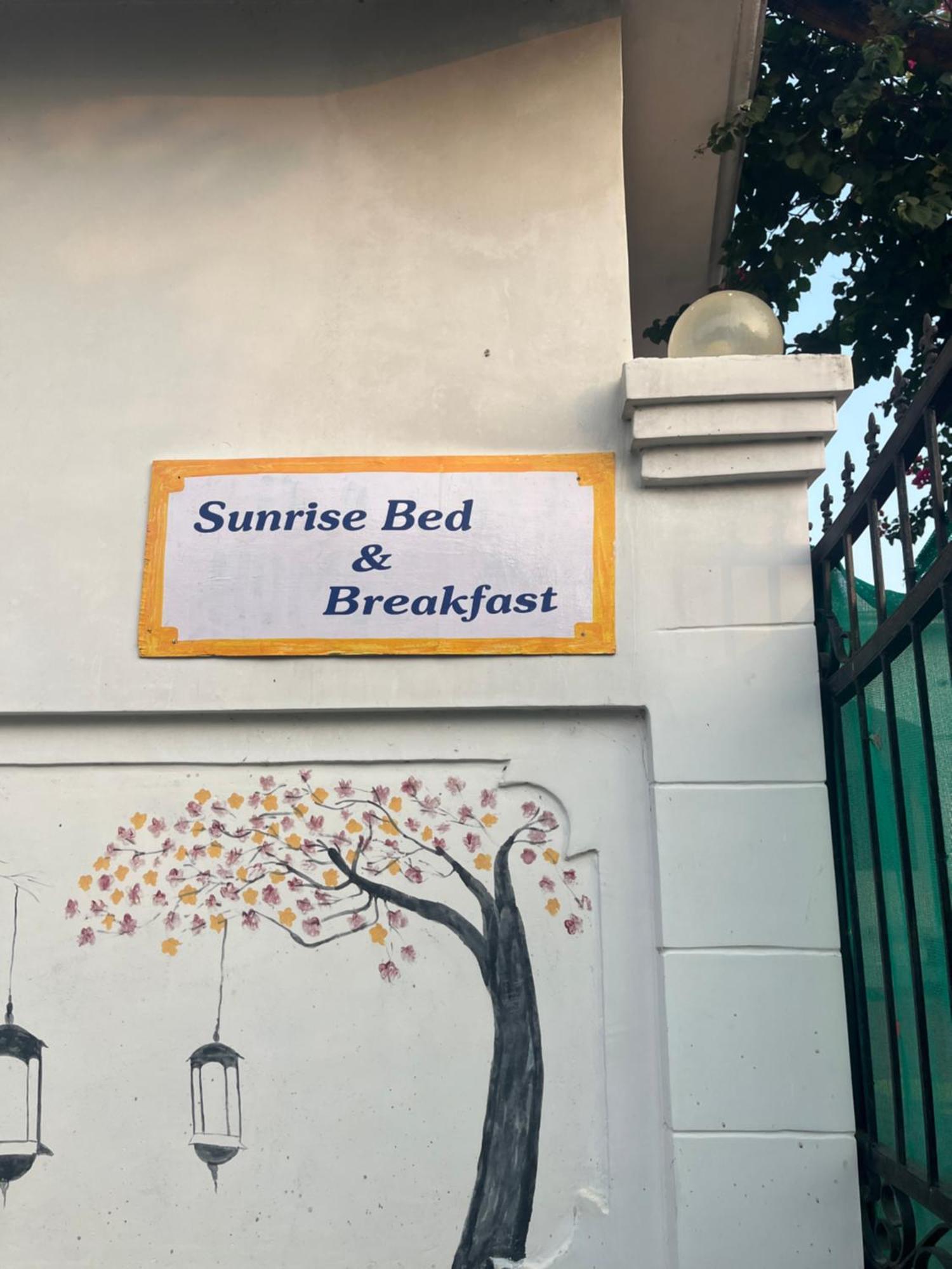 Sunrise Bed & Breakfast Khajuraho Bagian luar foto