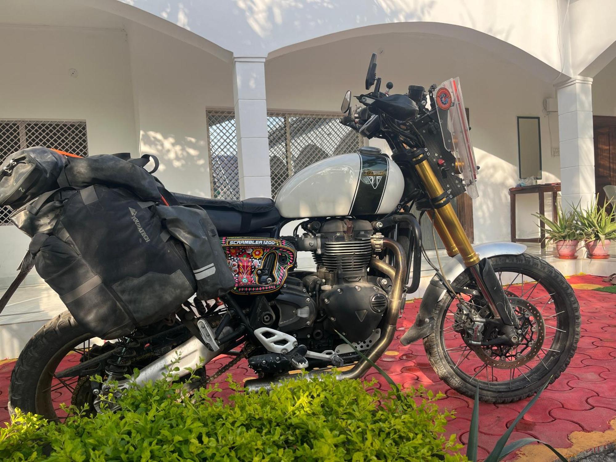 Sunrise Bed & Breakfast Khajuraho Bagian luar foto